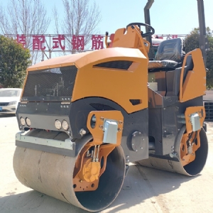 座駕式壓路機(jī)ST2500